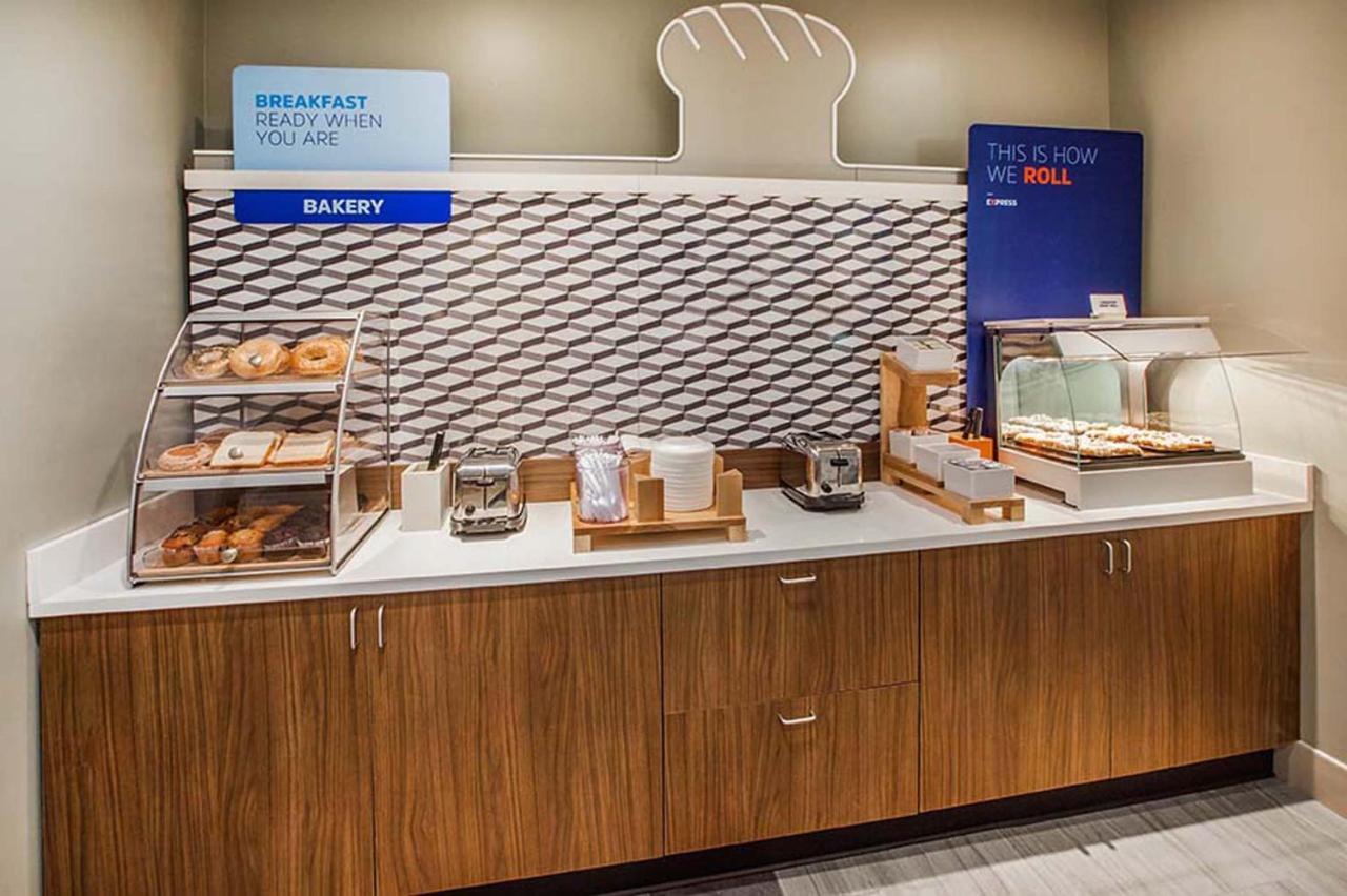 Holiday Inn Express Frazer - Malvern By Ihg Exteriér fotografie